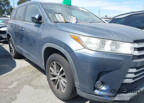 2017 Toyota Highlander Xle z USA, uszkodzony, nr VIN 5TDKZRFH3HS514241